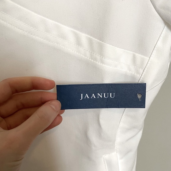 JAANUU scrub top - Picture 3 of 4
